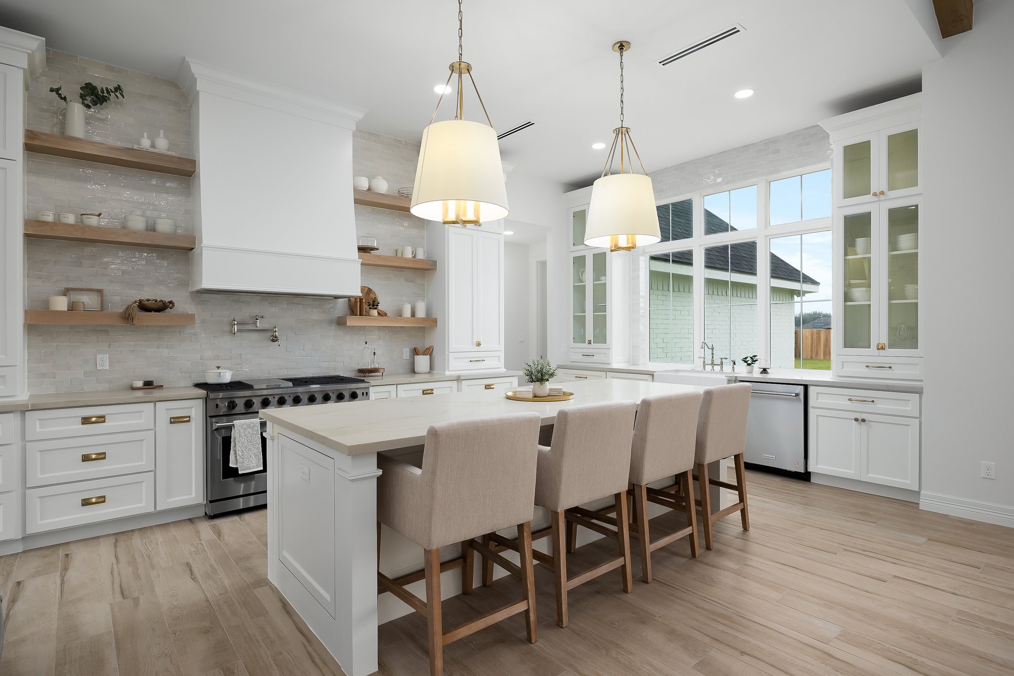 1709 E. 28th sommerset custom home for sale and building. By Villa Homes construction in Mission, McAllen and South Texas kitchen