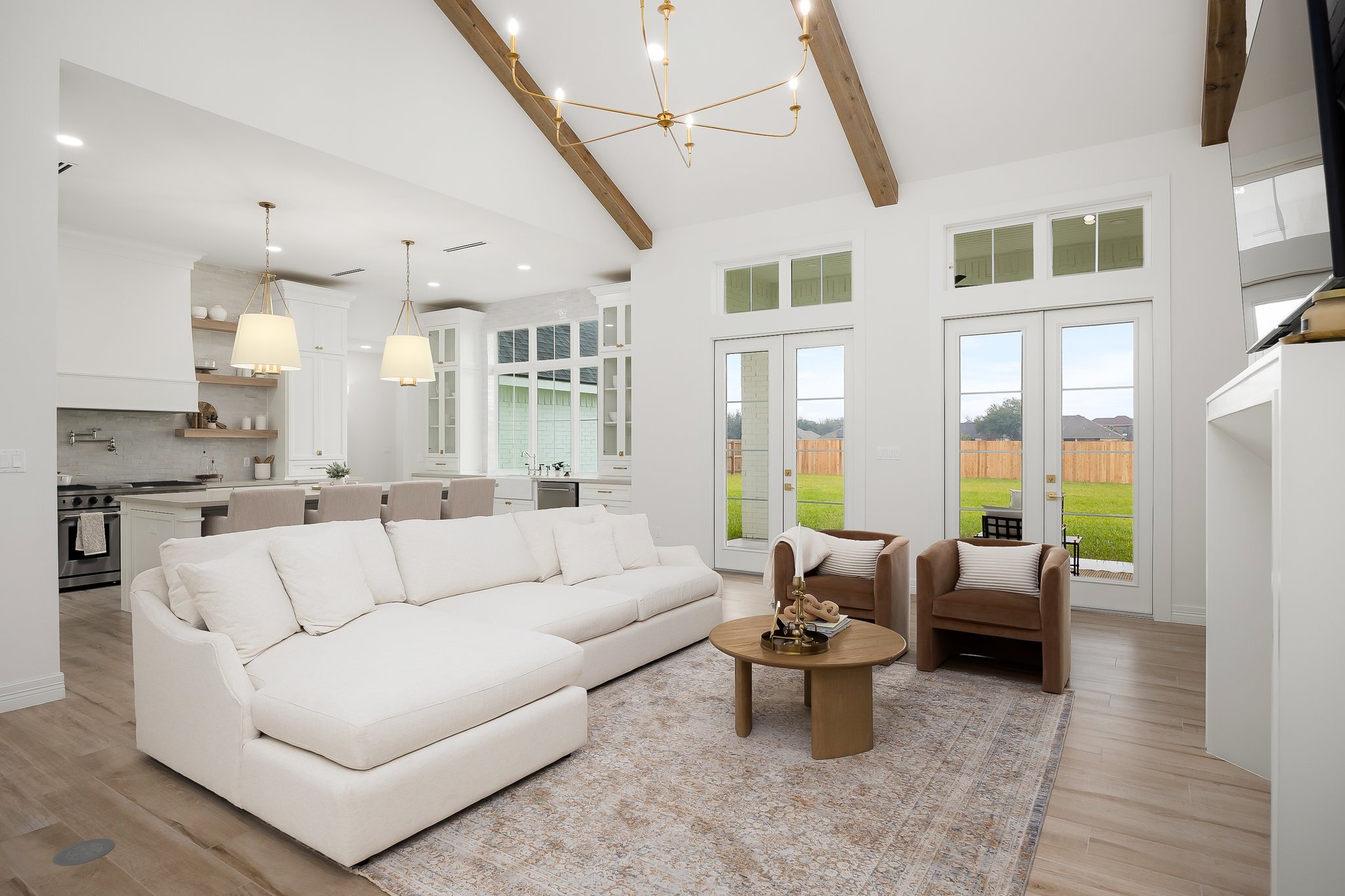 1709 E. 28th sommerset custom home for sale and building. By Villa Homes construction in Mission, McAllen and South Texas living room