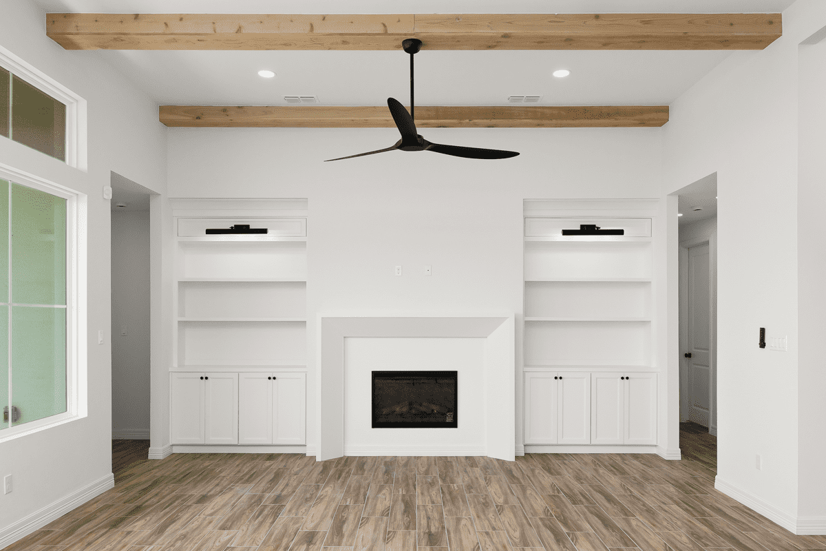 1806-E-28th-silverwood