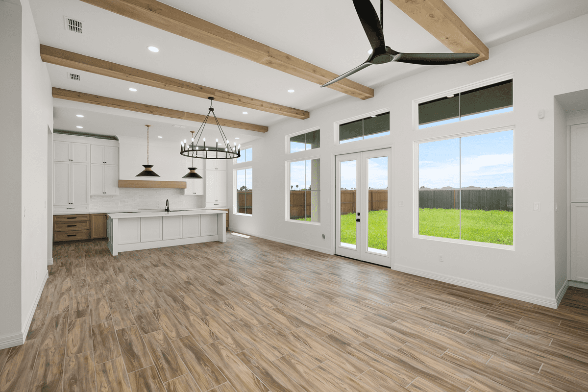1806-E-28th-silverwood