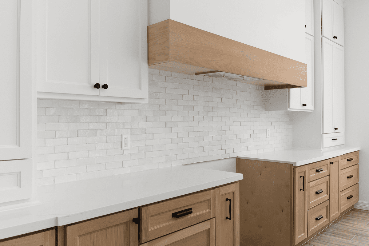 1806-E-28th-silverwood