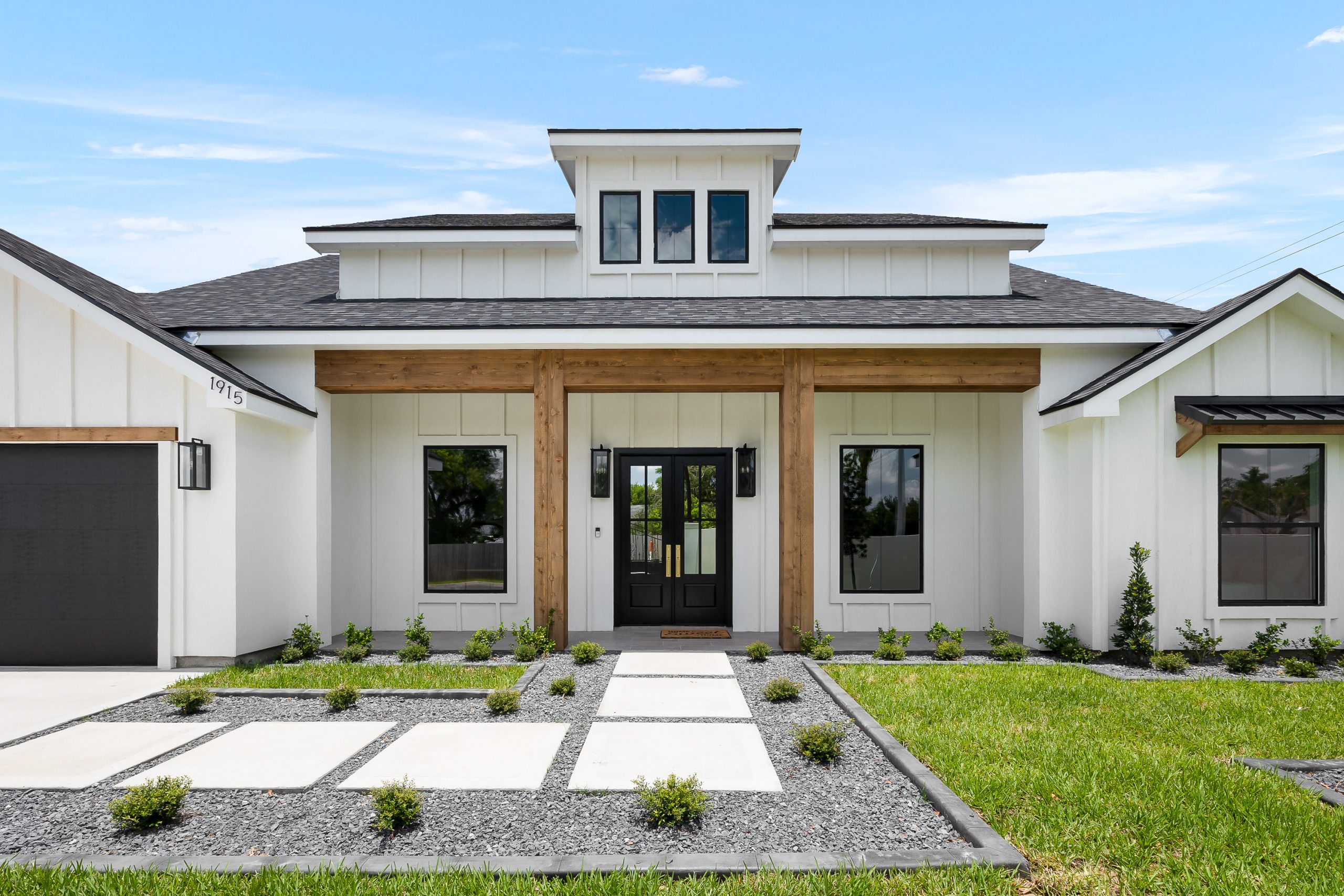 1915 E. 28th custom home build by Villa Homes. McAllen, Mission, and South Texas. home sale