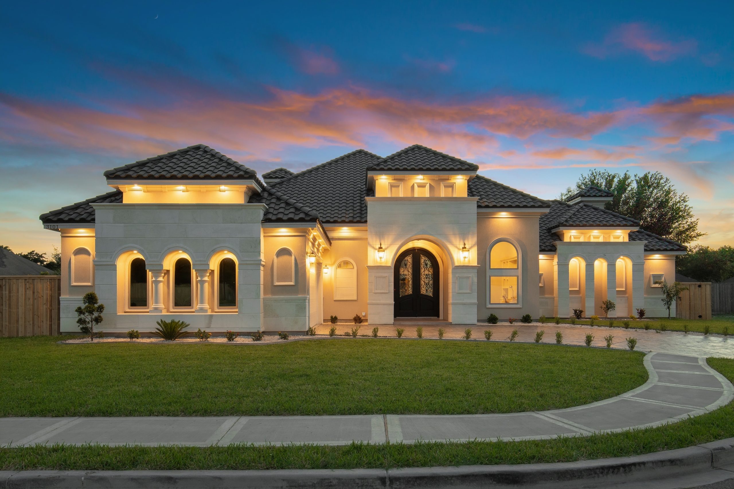 3101 Payton custom home made by Villa Homes construction in Mission, McAllen & RGV Texas