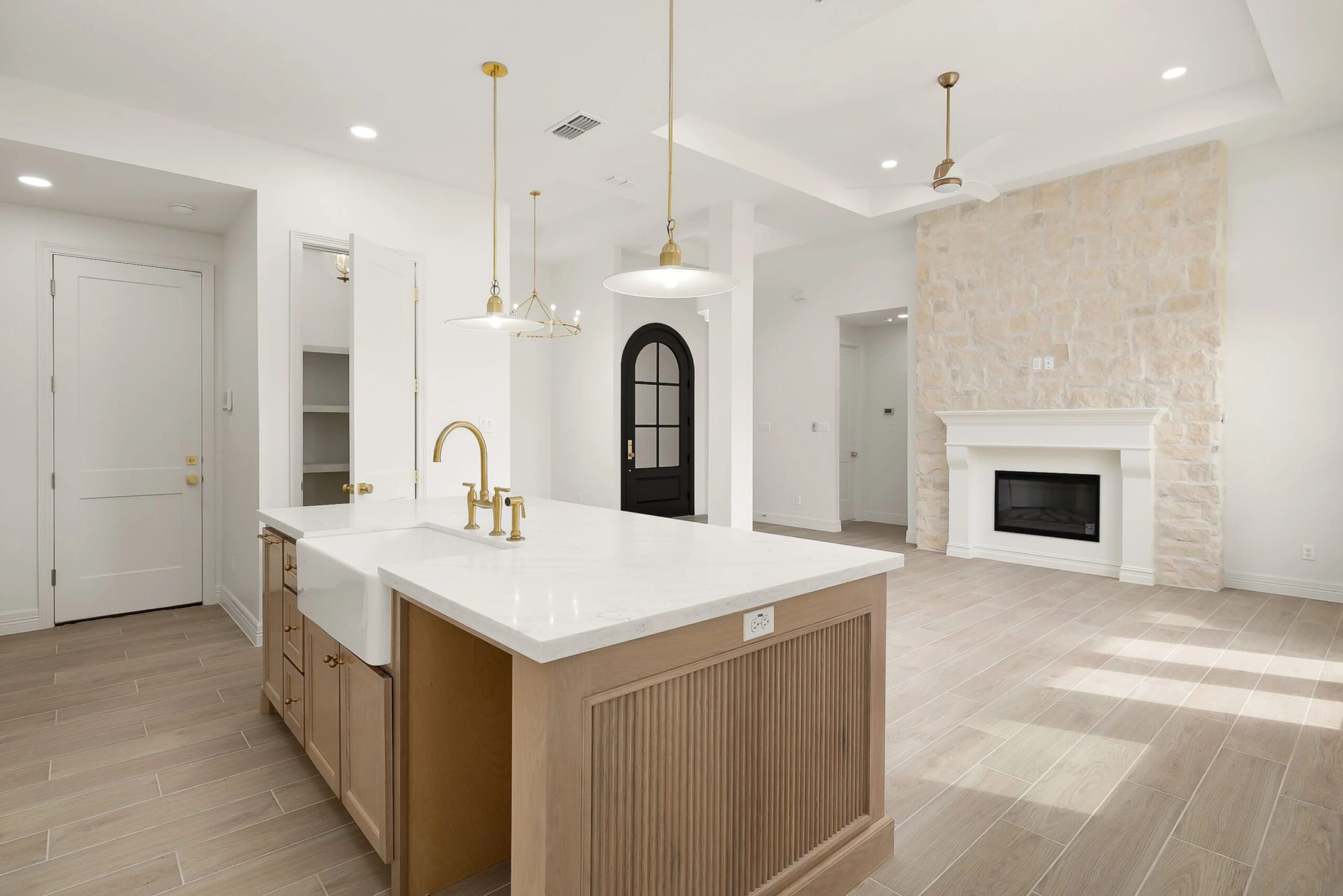 luxurious kitchen, golden details. 1821 Ozark Avenue, McAllen
