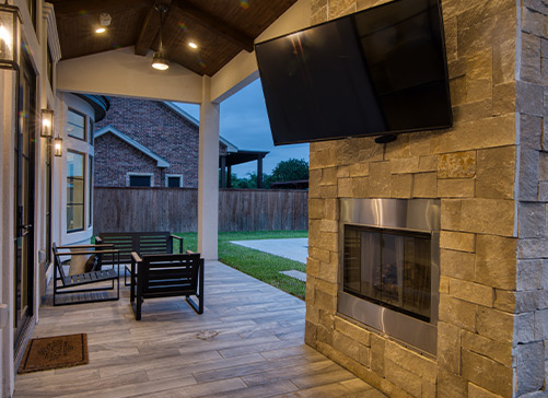 Texas backyard patio with chimney and barbecue area