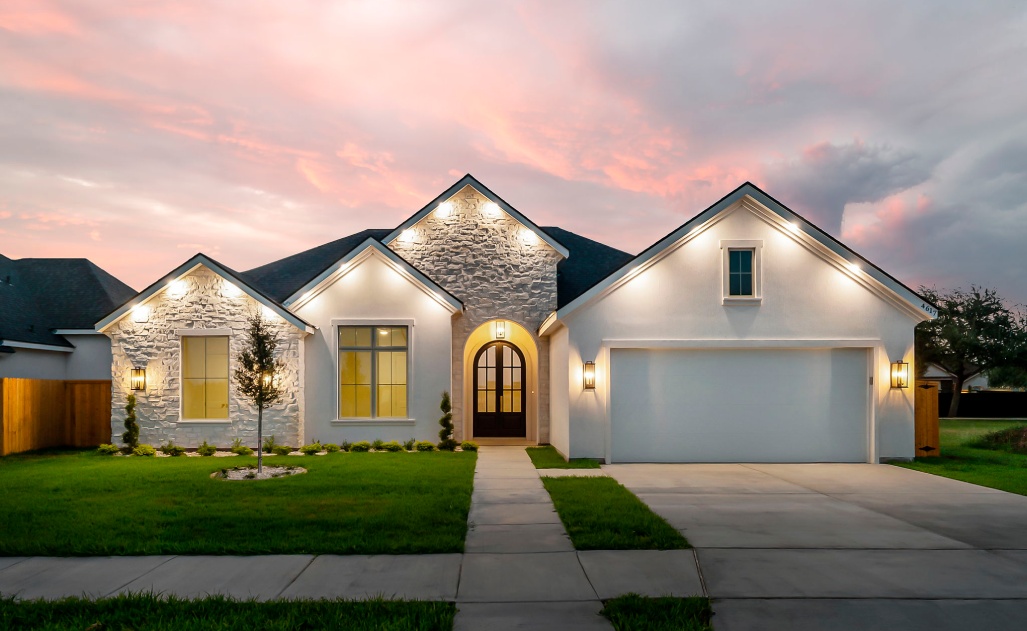 Beautiful home design in Texas by Villa Home builders